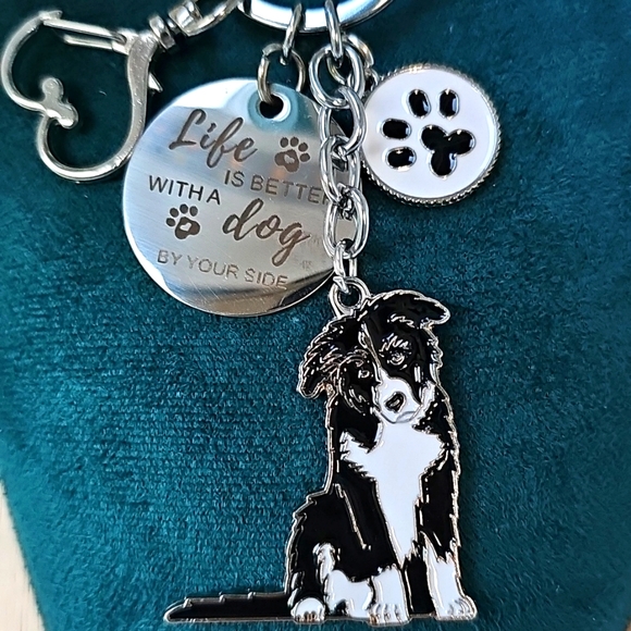 NEW! Enamel Border Collie "Life Is Better" Pawprint🐾 Keychain/Bag 🎒👜 Charm 🐕 - Picture 7 of 12